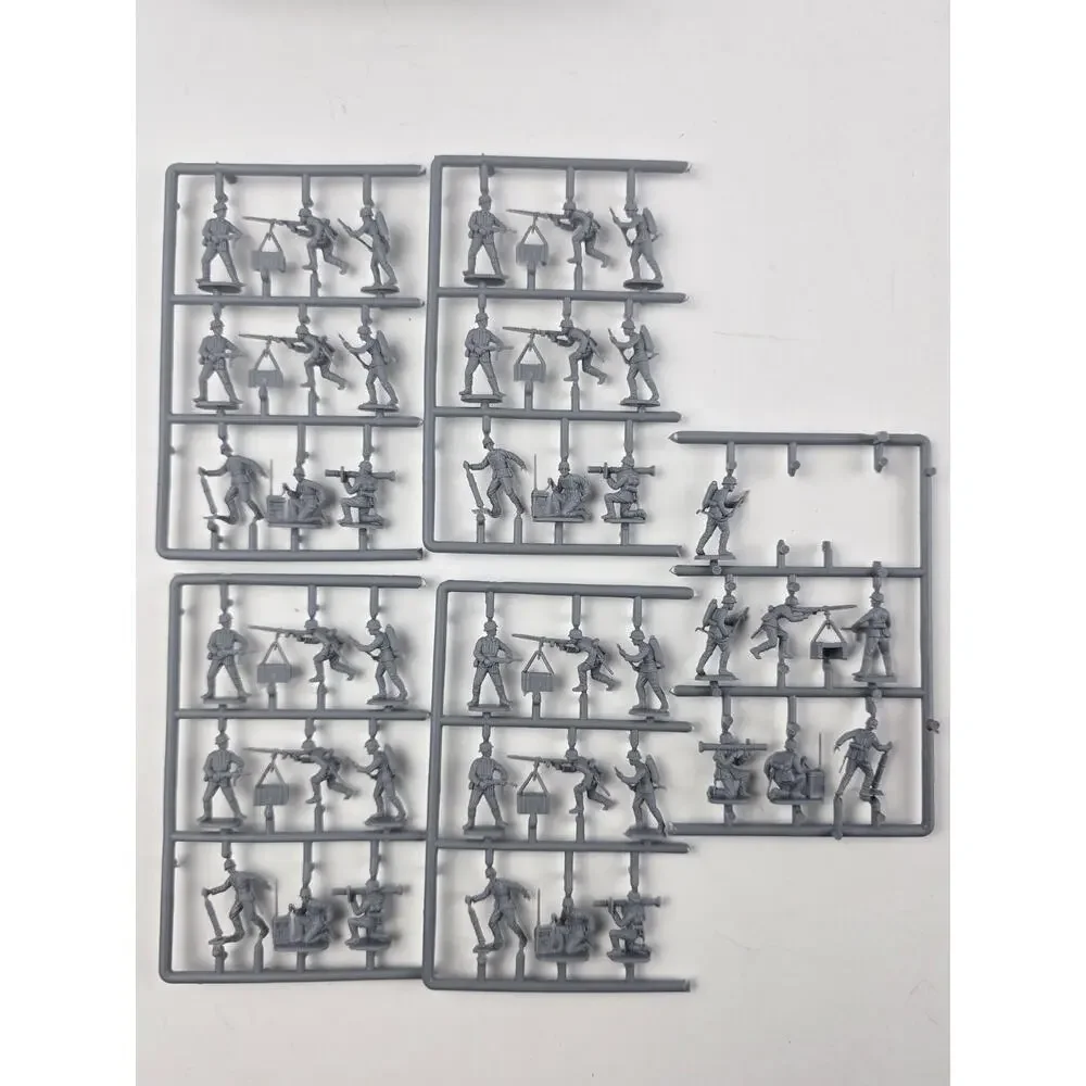 Revell German Armored Infantry 1:72 Plastic Military Men Figures 03155 - used